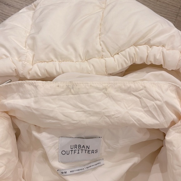 URBAN OUTFITTERS Mae Hooded (Removable) Oversized Puffer Jacket - Picture 2 of 3